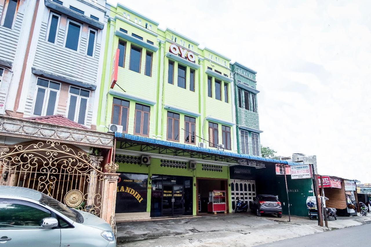 מדאן Oyo 723 Penginapan Nia Mandiri Syariah מראה חיצוני תמונה