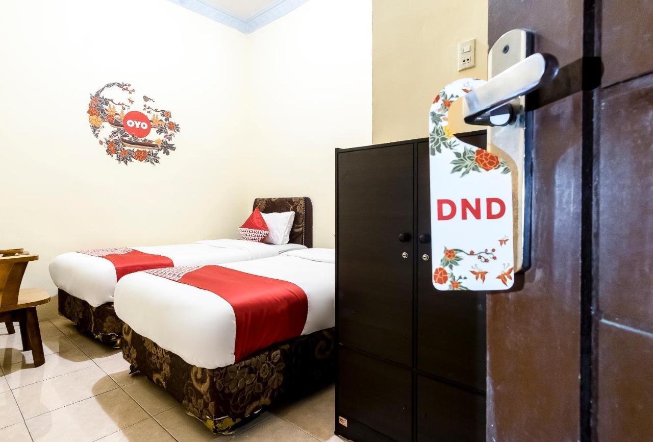 מדאן Oyo 723 Penginapan Nia Mandiri Syariah מראה חיצוני תמונה