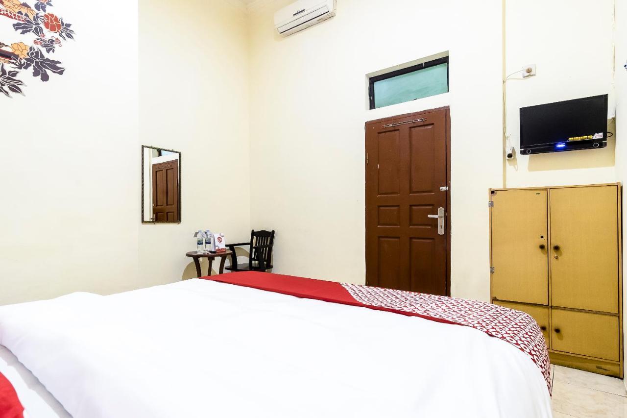 מדאן Oyo 723 Penginapan Nia Mandiri Syariah מראה חיצוני תמונה