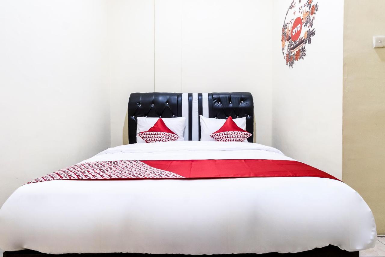 מדאן Oyo 723 Penginapan Nia Mandiri Syariah מראה חיצוני תמונה